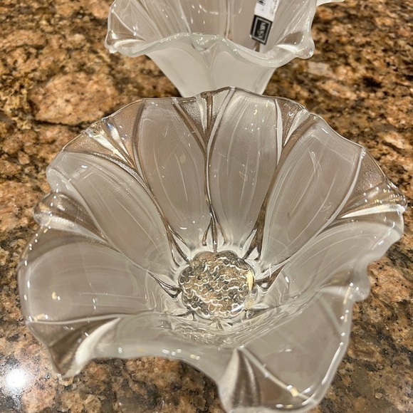 Glass Bowls - Tulip Design - Home Decor - Picture 4 of 6